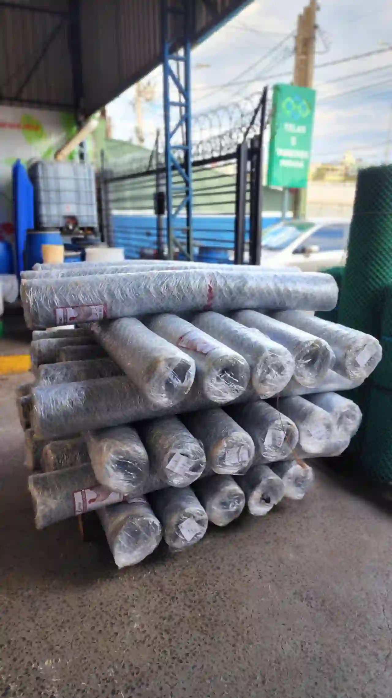 Pilha de rolos de tela hexagonal galvanizada